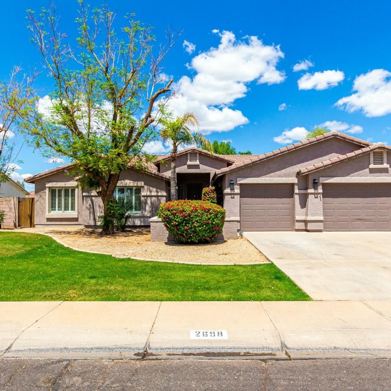 2698 East Carla Vista Drive, Gilbert, AZ 85295